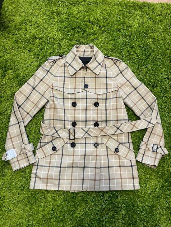 Coach - Picture 2 of 9